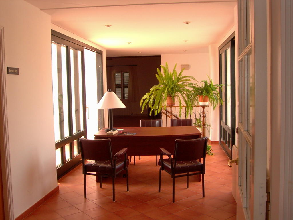 Grupoandria El Claustre De Ciutadella - Hospederia Hostel Εξωτερικό φωτογραφία